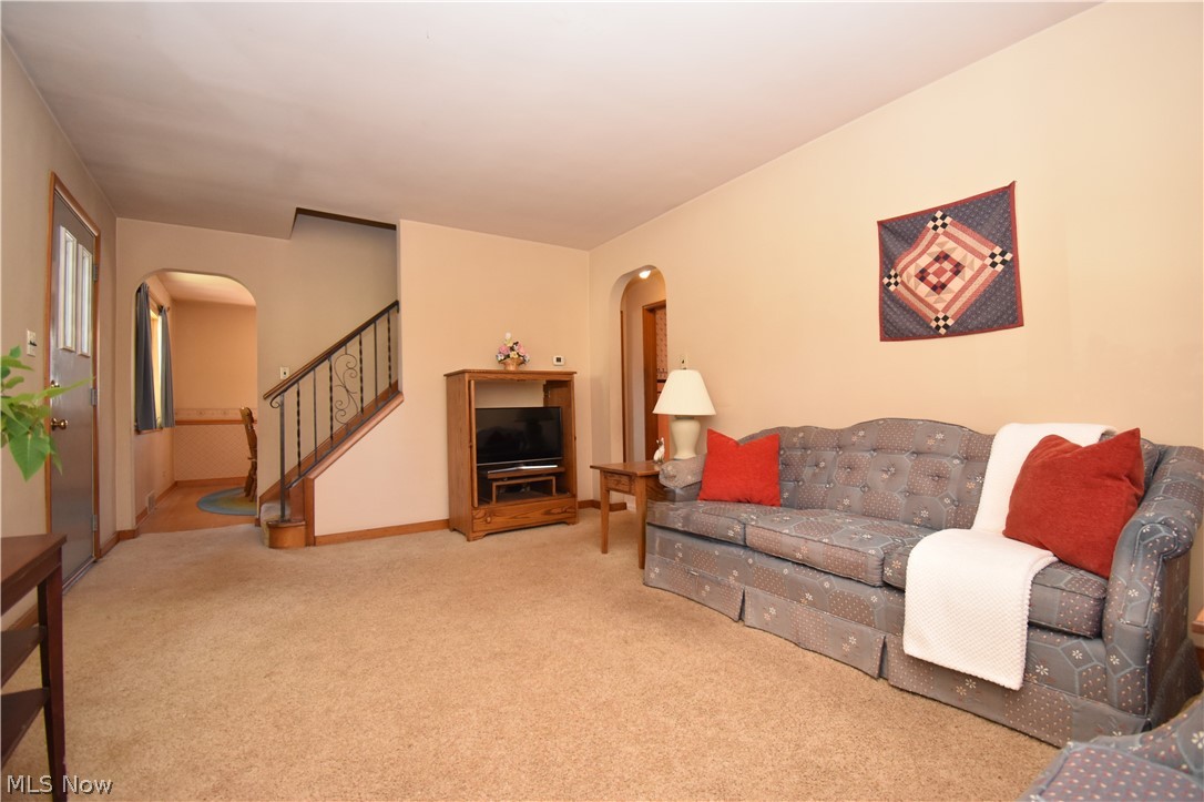 512 Center Street Hubbard OH 44425