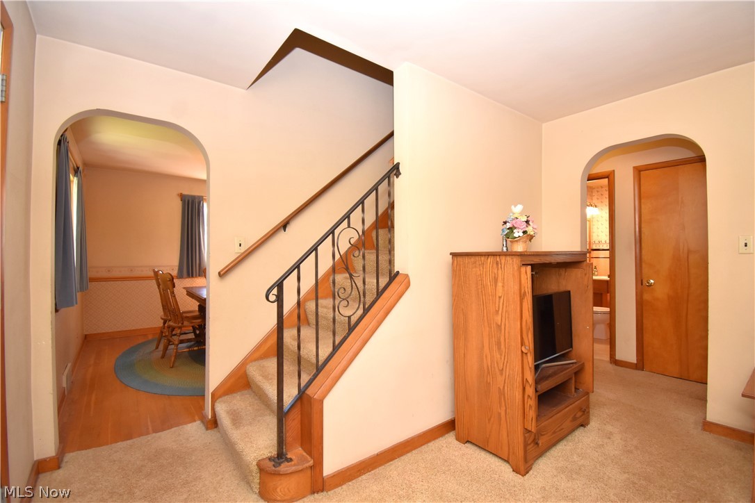 512 Center Street Hubbard OH 44425