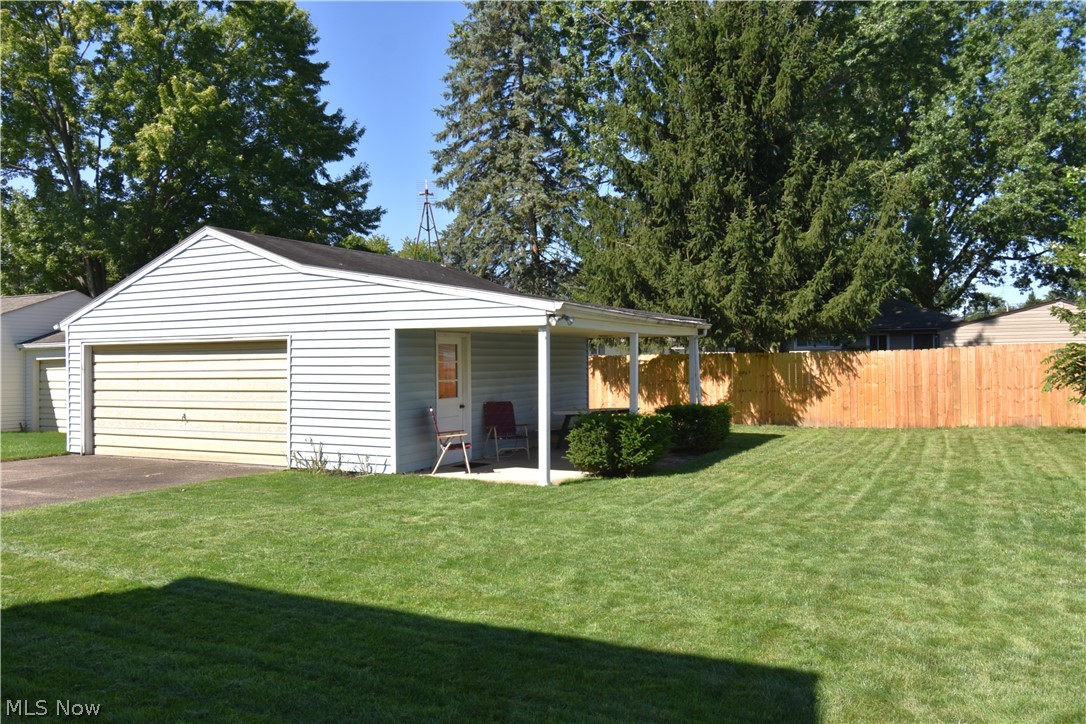 512 Center Street Hubbard OH 44425