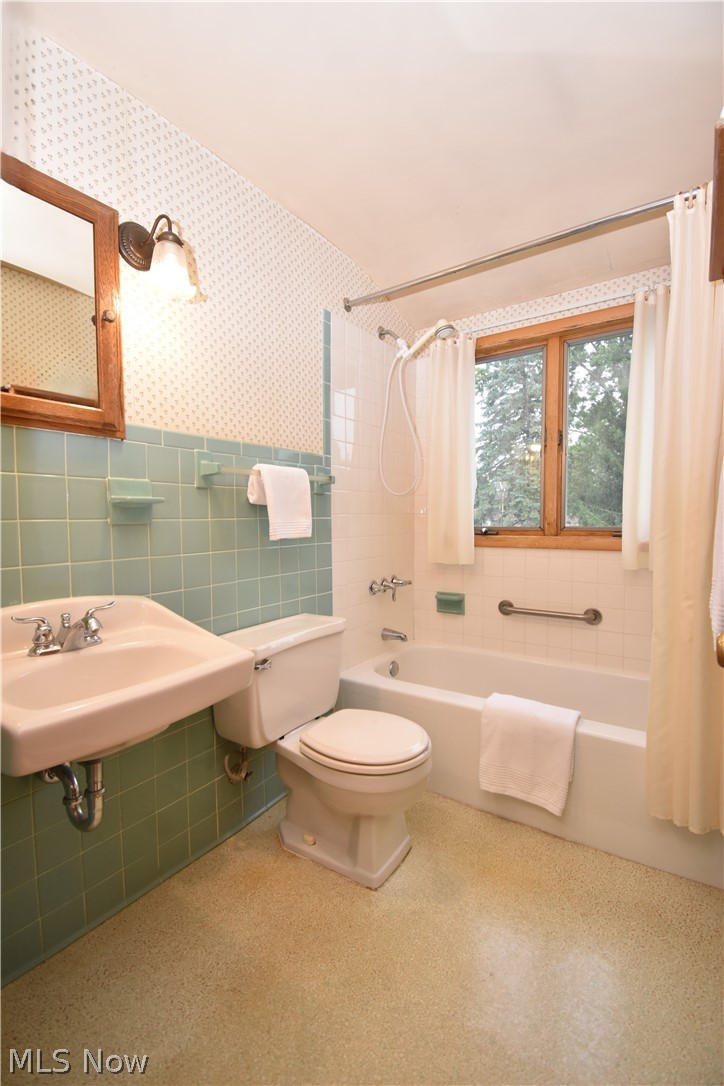 512 Center Street Hubbard OH 44425