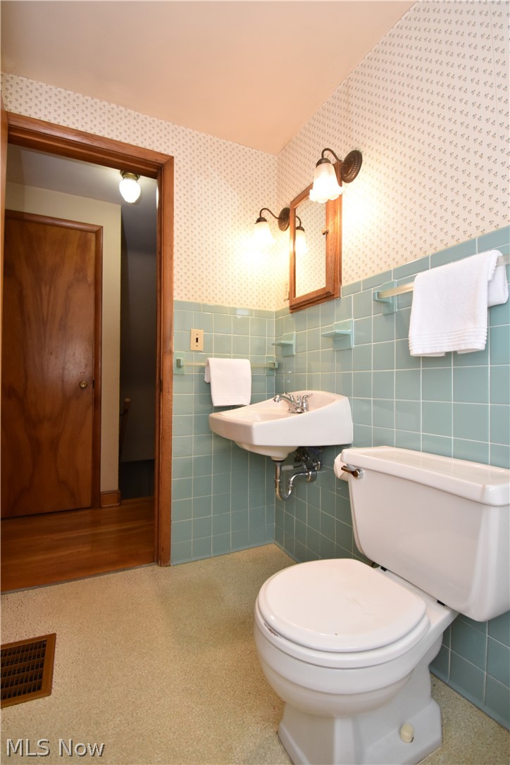 512 Center Street Hubbard OH 44425
