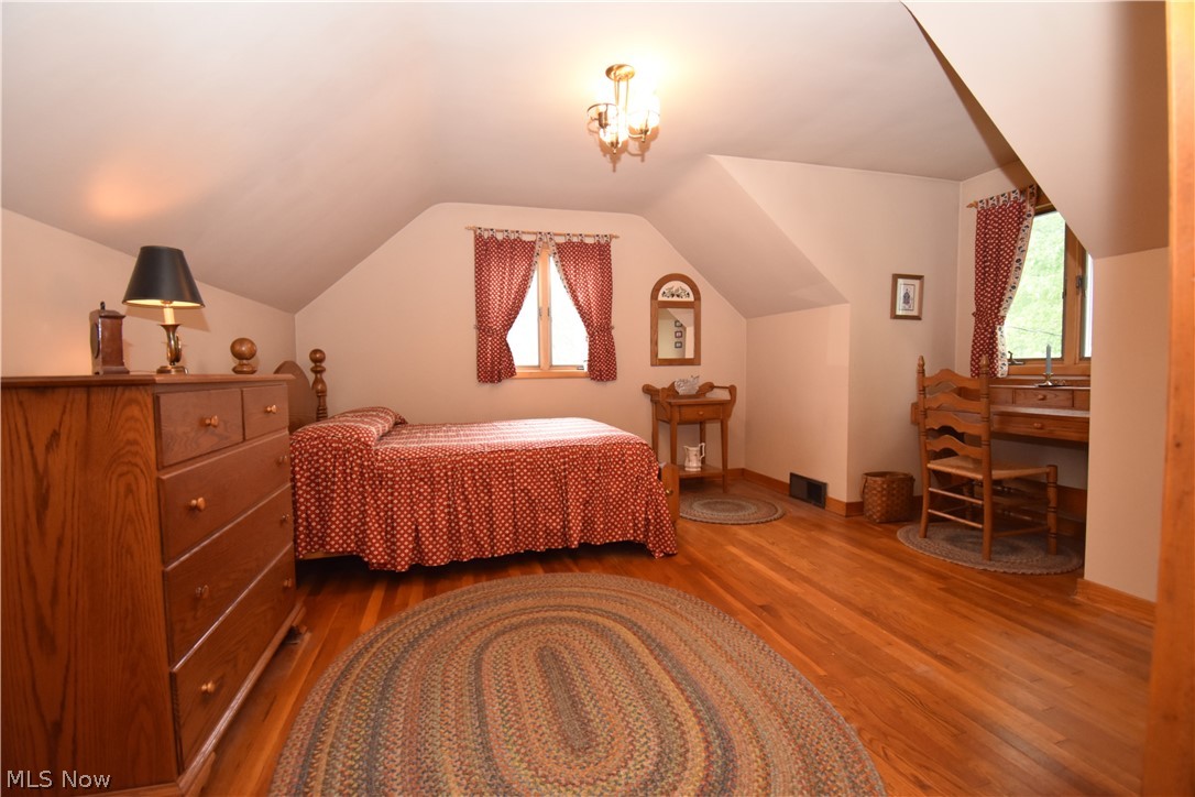 512 Center Street Hubbard OH 44425