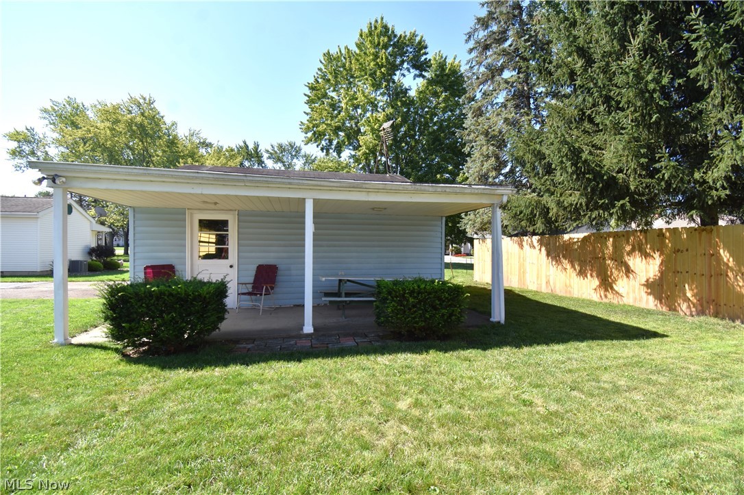 512 Center Street Hubbard OH 44425