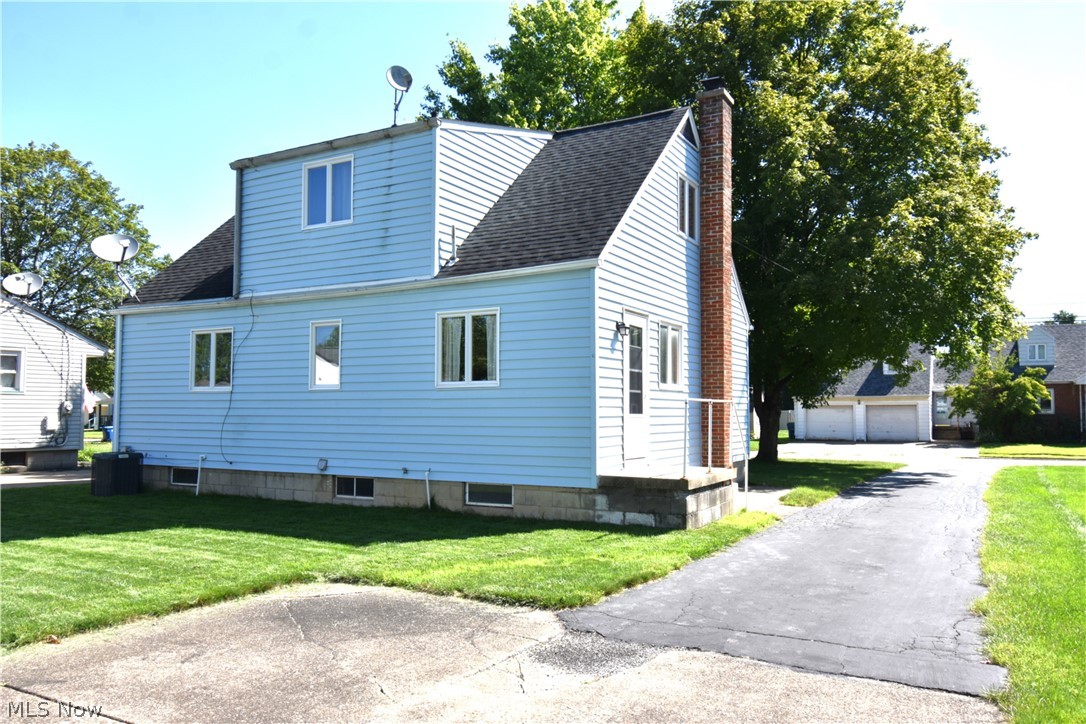512 Center Street Hubbard OH 44425