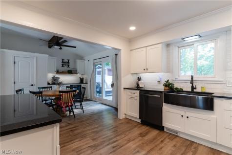 15628 Creekwood Lane Strongsville OH 44136