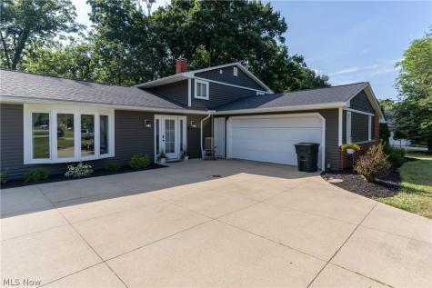 15628 Creekwood Lane Strongsville OH 44136