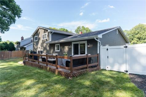 15628 Creekwood Lane Strongsville OH 44136