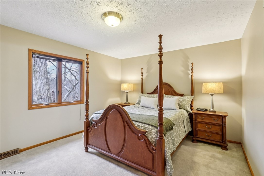 8442 Settlers Passage Brecksville OH 44141