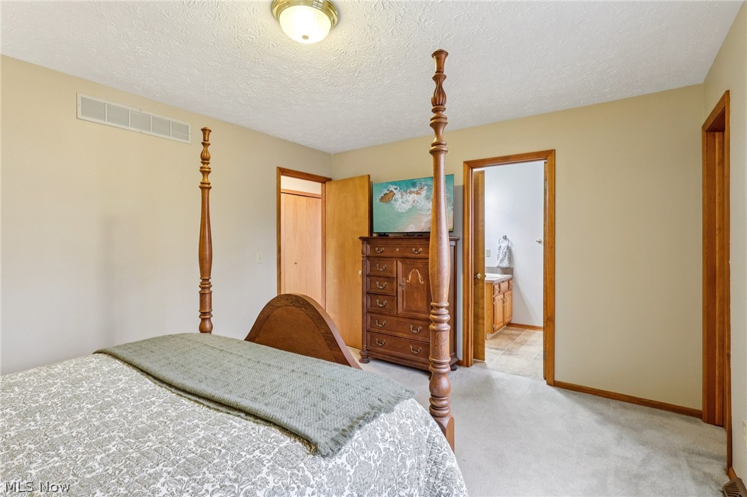 8442 Settlers Passage Brecksville OH 44141