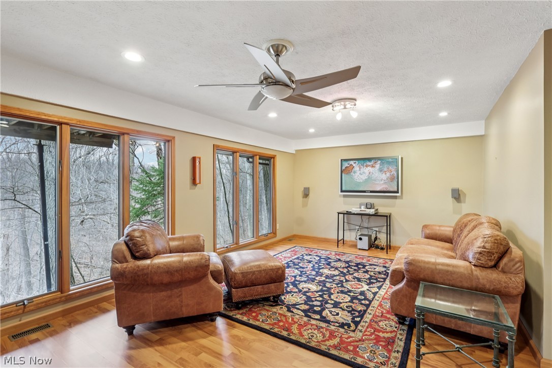 8442 Settlers Passage Brecksville OH 44141