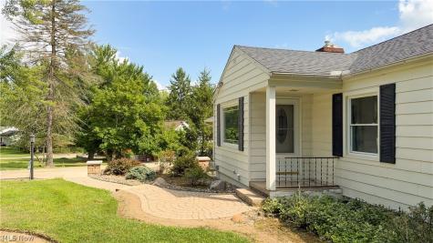 17300 Spanghurst Drive Walton Hills OH 44146