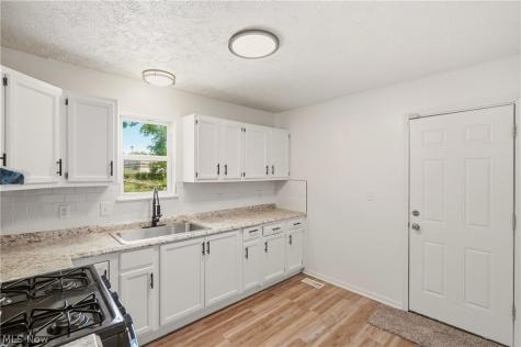 621 E 115th Street Cleveland OH 44108