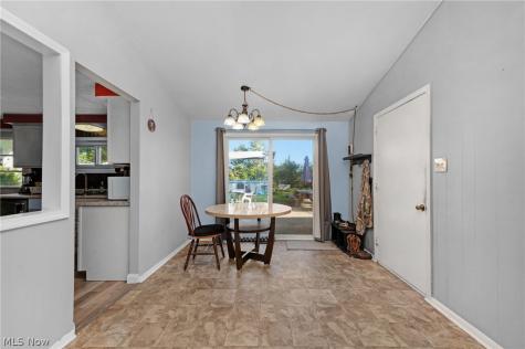 2011 Summers Avenue Streetsboro OH 44241