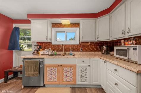 2011 Summers Avenue Streetsboro OH 44241