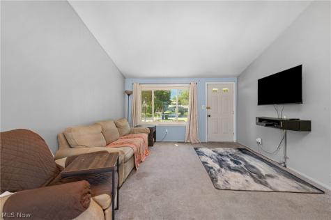 2011 Summers Avenue Streetsboro OH 44241