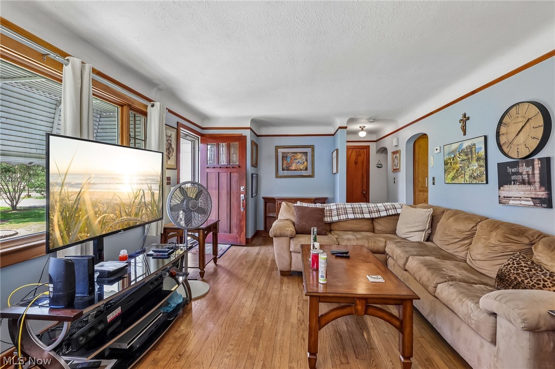 483 Som Center Road Mayfield Village OH 44143