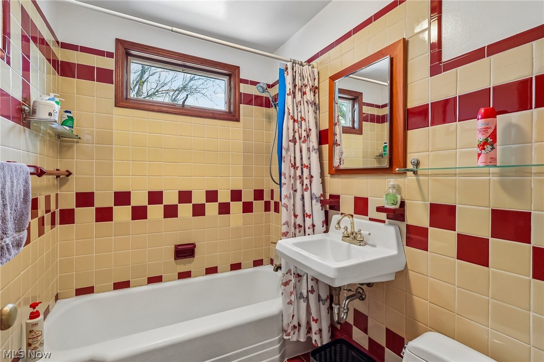 483 Som Center Road Mayfield Village OH 44143