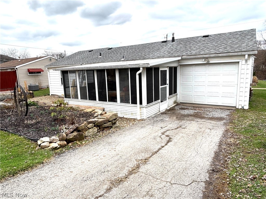 486 E Clark Street East Palestine OH 44413