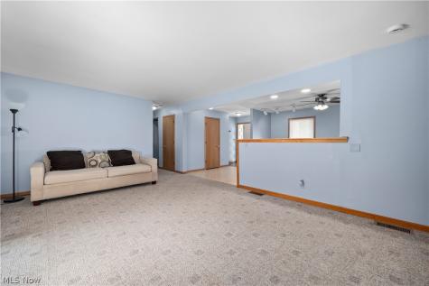 7177 Fairacres Avenue North Ridgeville OH 44039