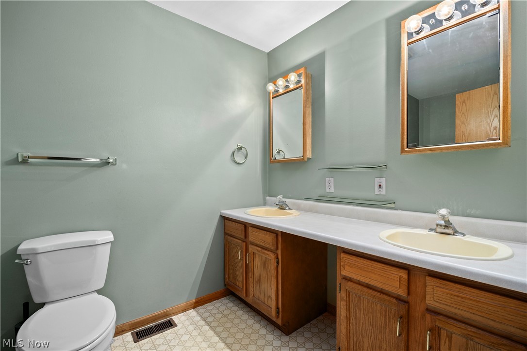 7177 Fairacres Avenue North Ridgeville OH 44039