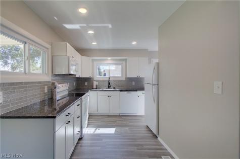 147 Catherine Lane Alliance OH 44601
