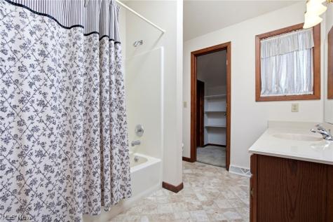 4502 Edgewater Drive Sheffield Lake OH 44054