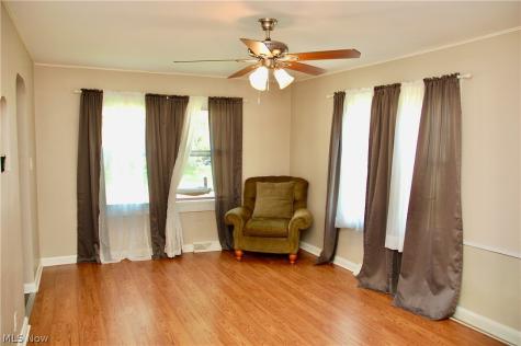 2464 Nesbitt Avenue Akron OH 44314