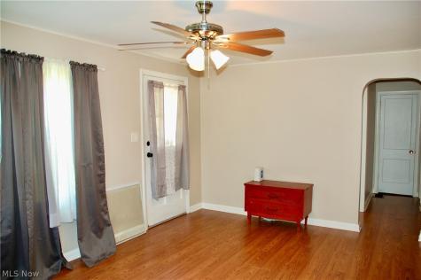 2464 Nesbitt Avenue Akron OH 44314