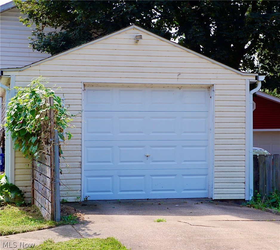 2464 Nesbitt Avenue Akron OH 44314