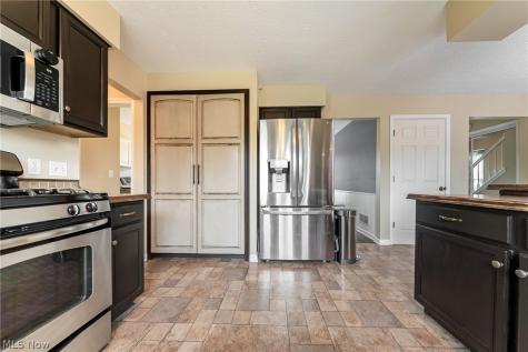 53 Charter Drive Northfield OH 44067