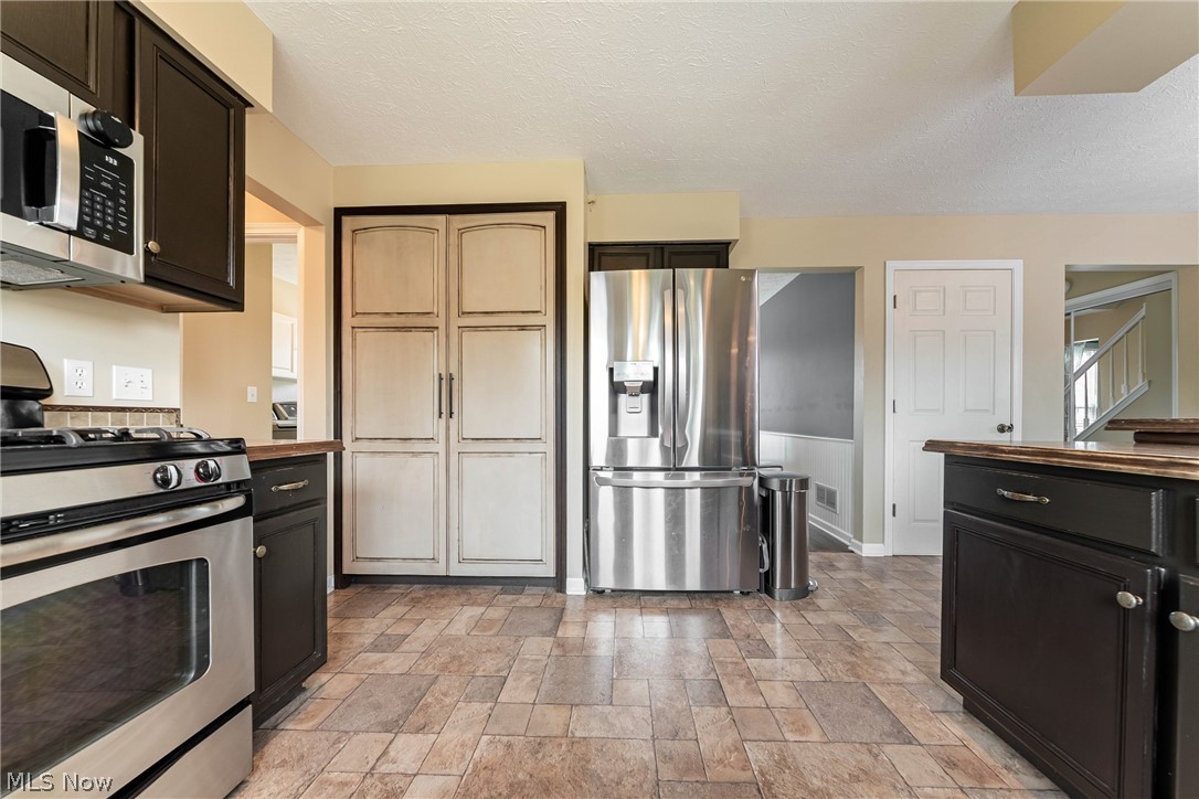 53 Charter Drive Northfield OH 44067