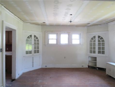 1726 Lee Road Cleveland Heights OH 44118