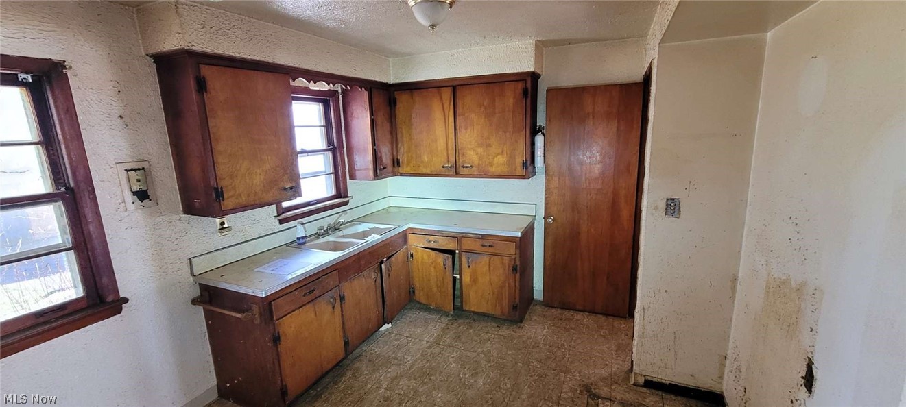 21250 Wilmore Avenue Euclid OH 44123