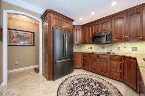 4966 Abbey Church Avenue NW Canton OH 44718
