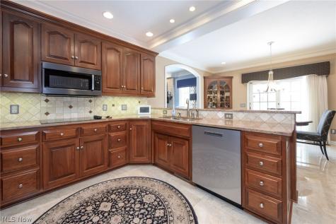 4966 Abbey Church Avenue NW Canton OH 44718