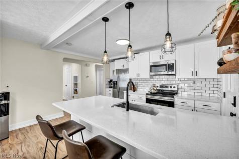 1703 Grantwood Drive Parma OH 44134