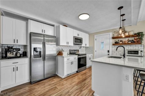 1703 Grantwood Drive Parma OH 44134