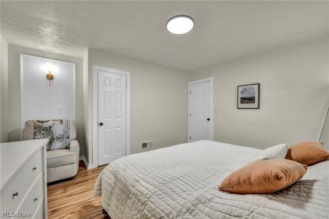 1703 Grantwood Drive Parma OH 44134