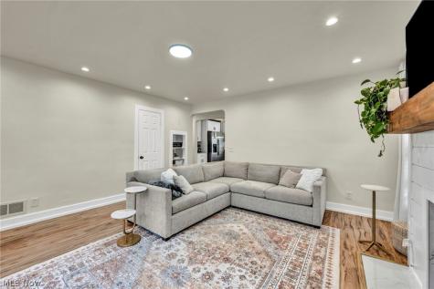 1703 Grantwood Drive Parma OH 44134