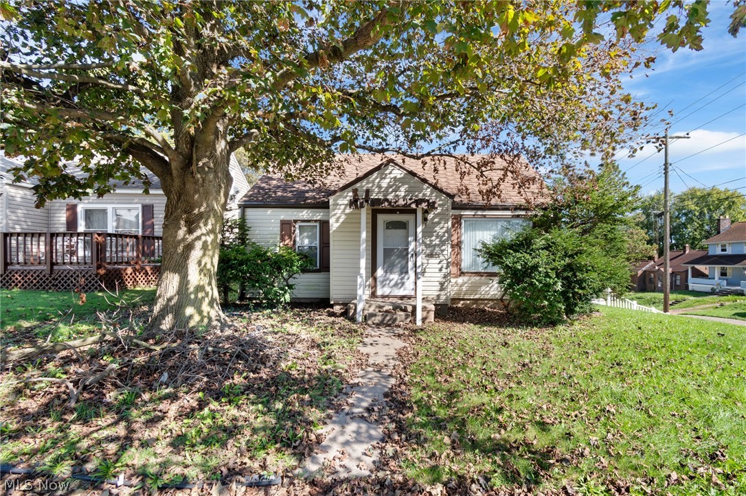 1602 Cherry Avenue NE Canton OH 44714