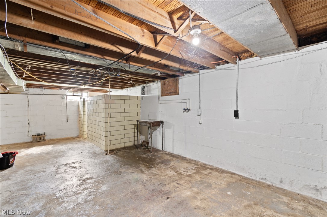 1602 Cherry Avenue NE Canton OH 44714
