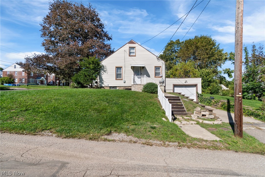 1602 Cherry Avenue NE Canton OH 44714