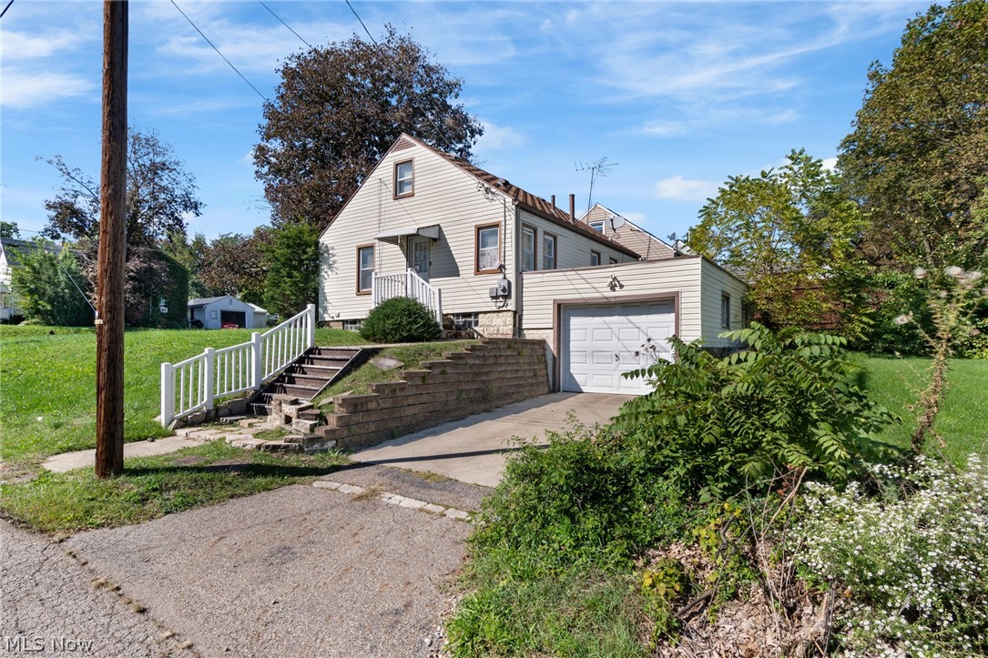 1602 Cherry Avenue NE Canton OH 44714