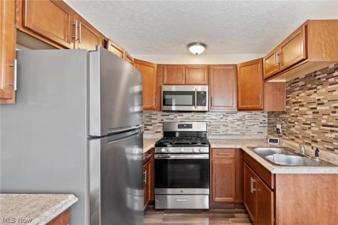 1602 Cherry Avenue NE Canton OH 44714