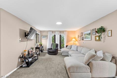 2442 Newton Street Akron OH 44305