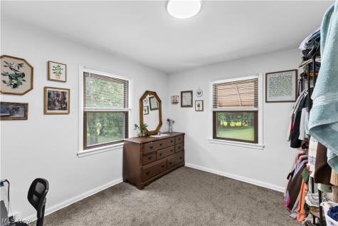 2442 Newton Street Akron OH 44305