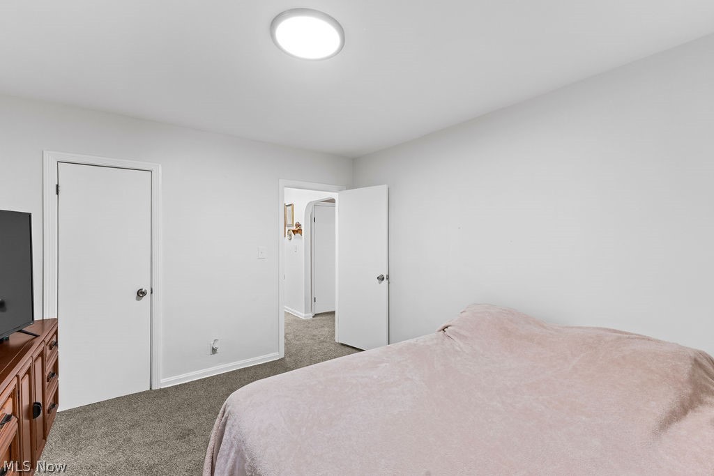 2442 Newton Street Akron OH 44305
