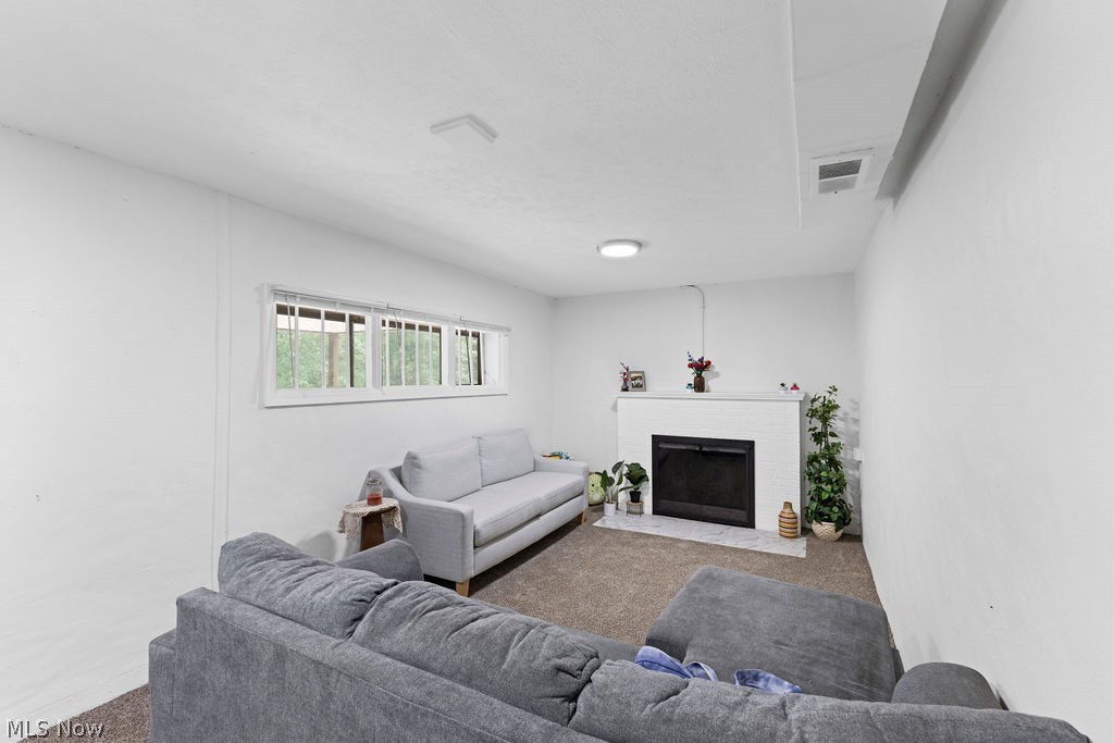 2442 Newton Street Akron OH 44305