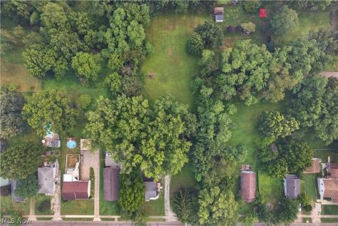 2442 Newton Street Akron OH 44305