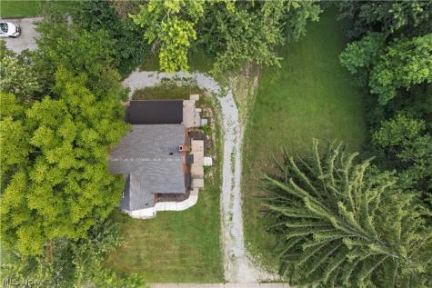 2442 Newton Street Akron OH 44305